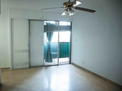 DPTO 3 AMBIENTES ALQUILER PQUE PATRICIOS C/ BALCON