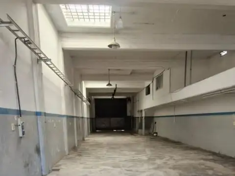 Galpon en Alquiler 7  mts Frente