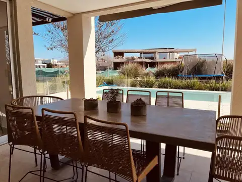 Casa en Venta en La Martona, USD 439.900