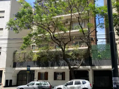 DEPARTAMENTO DE 3 DORMITORIOS CON  DEPENDENCIA MUY LUMINOSO CON BALCON AL FRENTE Y COCHERA