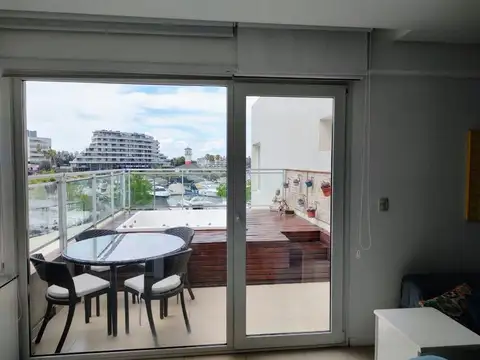 Oficina en Venta con 2 cocheras