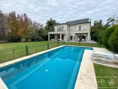 Casa en Abril Country Club