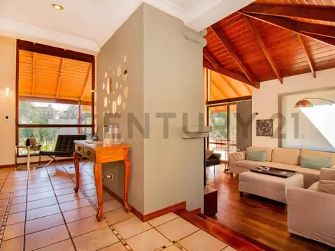 De Los Robles 100, Piso 0