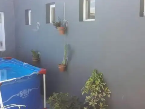 Casa en venta - 3 dormitorios 2 baños - Cochera - 288mts -  Berisso