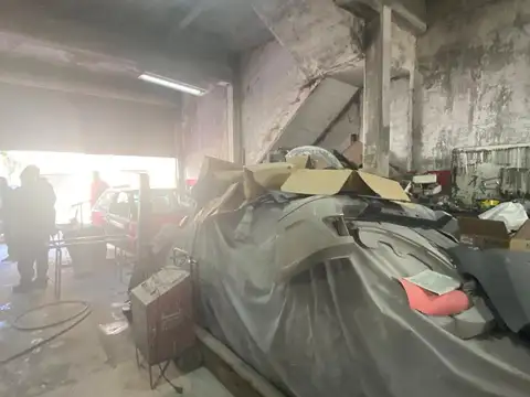 Galpon en Venta 28  mts Fondo