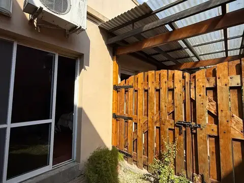 Casa Chalet  en Venta en Luján, G.B.A. Zona Oeste, Argentina