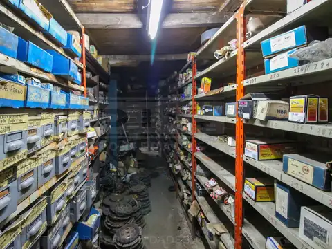 Av. Sarratea al 1000, esquina Matheu