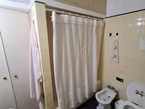 CASA EN VENTA EN BV. AVELLANEDA 2042-ROSARIO-