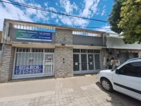 CASA EN VENTA EN BV. AVELLANEDA 2042-ROSARIO-