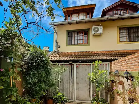 Depto Tipo Casa en Venta 25 años
