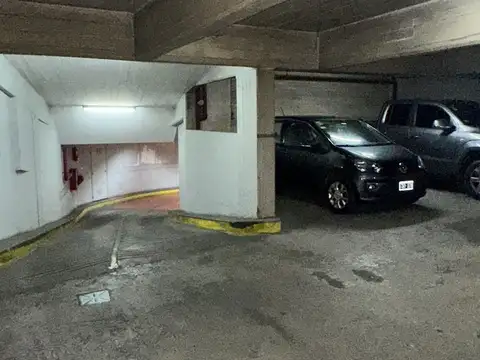 VENTA AMPLIA COCHERA ZONA HOSPITAL DE CLINICAS