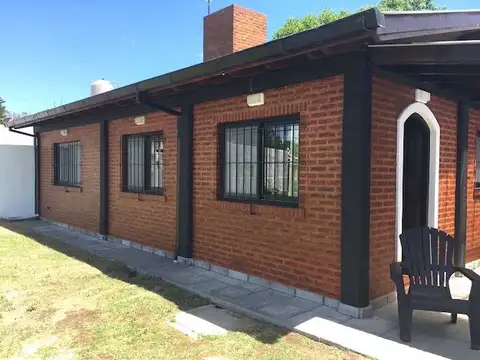 VENDE o PERMUTA, Casa con Jardín, Atlántida, Santa Clara del Mar