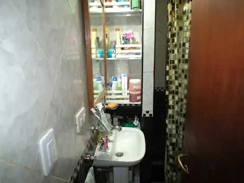 Casa 6 ambientes con 2 baños