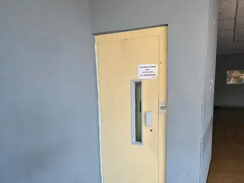 Oficina en Alquiler al Oeste