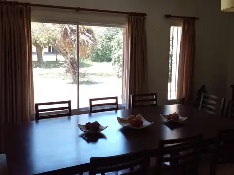 Casa 5 ambientes. Amoblada