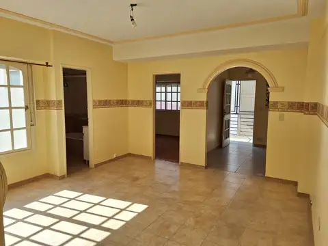 PH 2 AMBIENTES SEGUNDO PISO POR ESCALERA, BALCON CONTRAFRENTE, IMPECABLE ESTADO