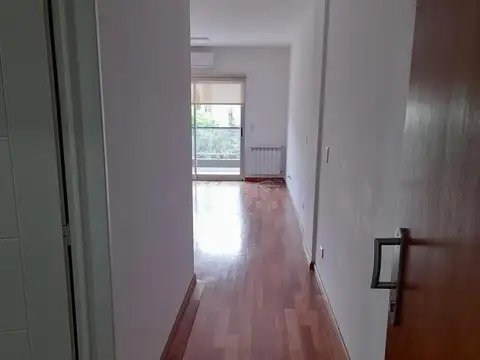 Departamento en Venta en Olivos Vias/Rio, USD 200.000