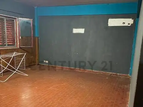 Ciudad de la Paz 100, Piso 0