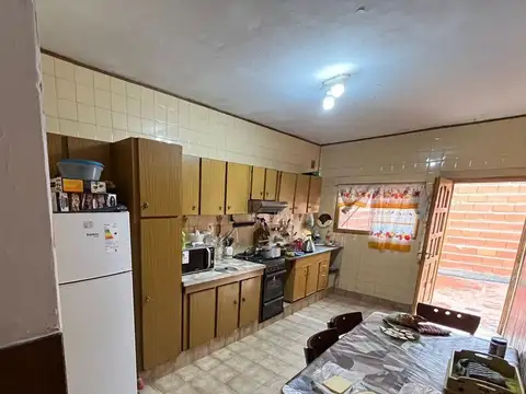 VENTA CASA TRES DORMITORIOS