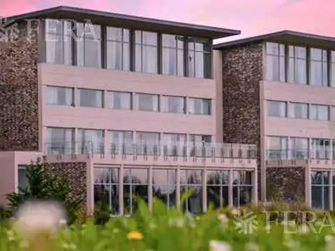 Venta departamento 3 ambientes con doble balcón en Greenville Polo y Resort