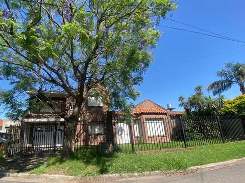 VENTA DE CHALET EN DOS PLANTAS