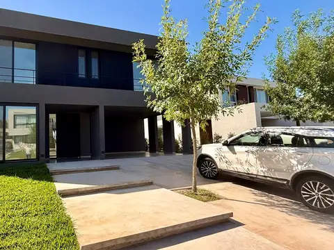 Casa  en Venta en Carpinchos, Nordelta, Tigre