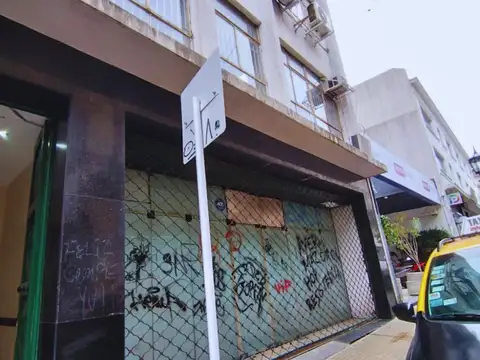   Venta de Depósito / Local Comercial en San Telmo – Bolívar al 500