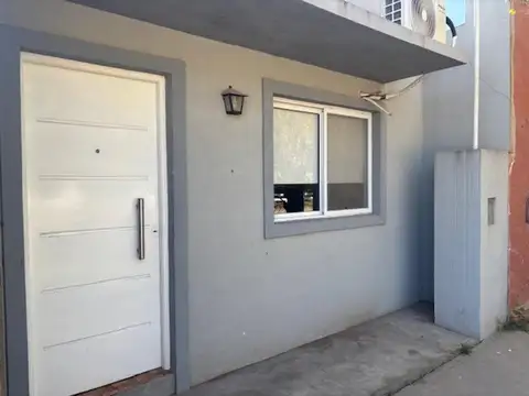 Vendo casa 2 dormitorios lote de 468 mts