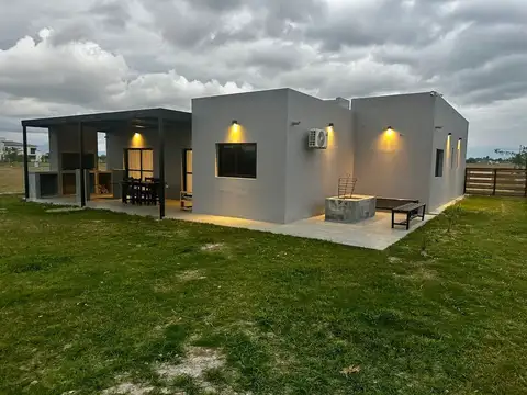 CASA 3 DORM VENTA B° PRIVADO LA VERBENA ZONA SUR