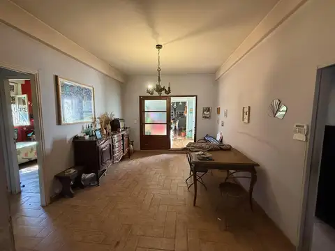 Casa 5 ambientes con 2 baños