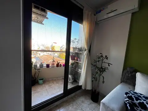 Nicolás Avellaneda 1400