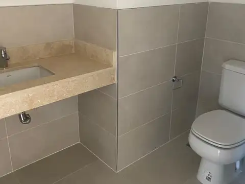 Oficina en Venta en Pilar Centro, USD 1