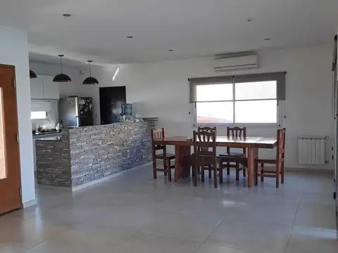 Casa  en Venta en San Ramón, Pilar del Este, Pilar