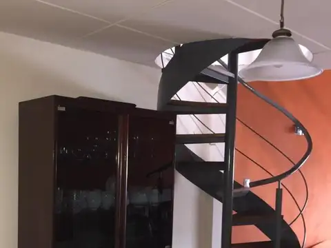 Excelente departamento con gran patio quincho y lavadero 