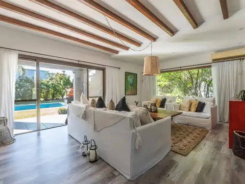 Casa 5 ambientes con 5 baños