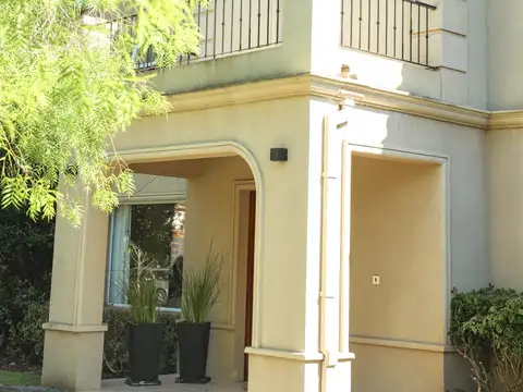 Venta linda casa Barrio La Montura