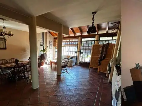 VILLA SARMIENTO -  HAEDO - SOLIDO DUPLEX  4 AMBIENTES + PARQUE  