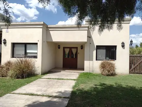 Casa  en Venta en Pilar del Este, G.B.A. Zona Norte