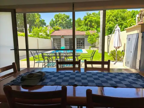 Casa en Venta con 3 cocheras