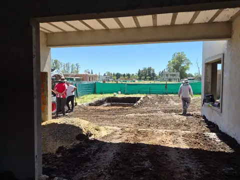 Casa 4 ambientes con 3 baños