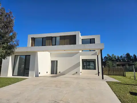 Casa  en Venta ubicado en Santo Tomas, Derqui, Pilar
