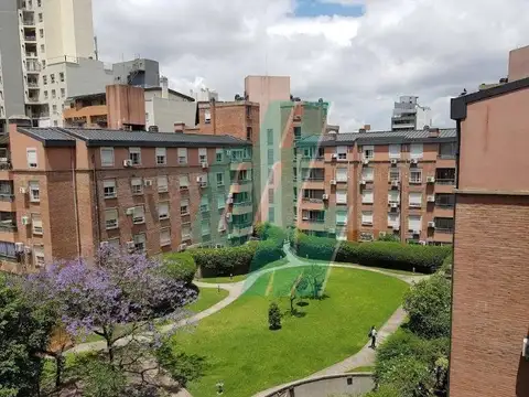 Remedios de Escalada de San Martín 2700, Piso 1