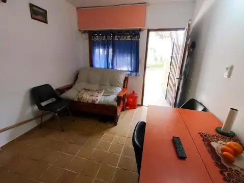 Depto Tipo Casa 3 ambientes con 2 baños