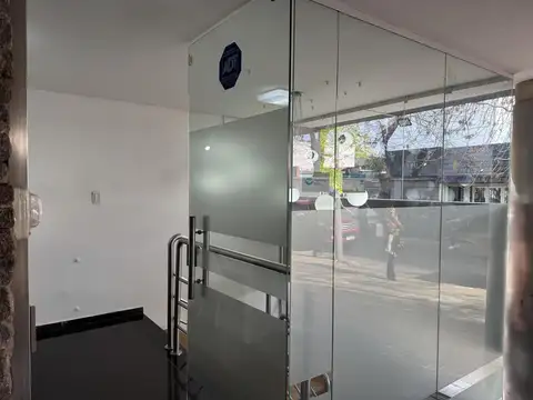 LOCAL EN VENTA, EN ZONA NORTE AL FRENTE 12 e/ 34 y 35 LA PLATA