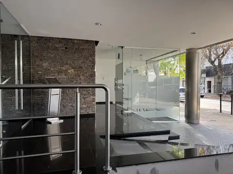 VENTA LOCAL COMERCIAL AL FRENTE - 12 e/ 34 y 35 - LA PLATA