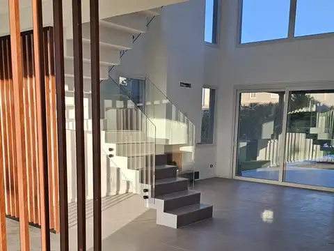 Casa en Venta en Tipas 4 dormitorios, Nordelta 100