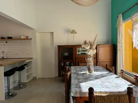 Casa 4 ambientes con 2 baños