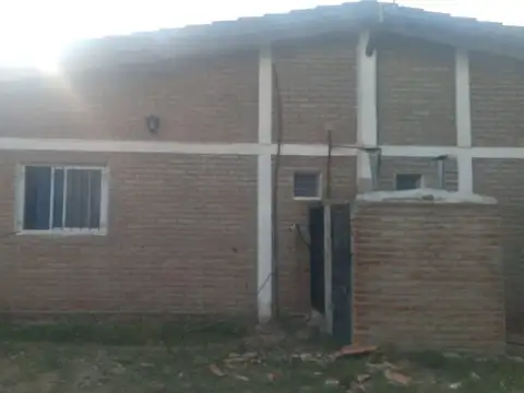 Casa en Venta con 4 cocheras
