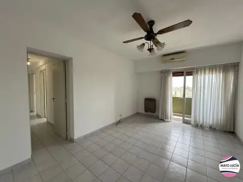 Luminoso 3 ambientes con balcón y baulera