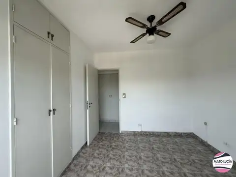 Luminoso 3 ambientes con balcón y baulera